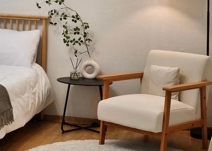 Songjeong Station 7 Minutes On Foot, Gimpo Airport 2 Minutes, Hongdae 25 Minutes, Station 30 Minutes , Luggage Storage, Airport Bus Apartamento